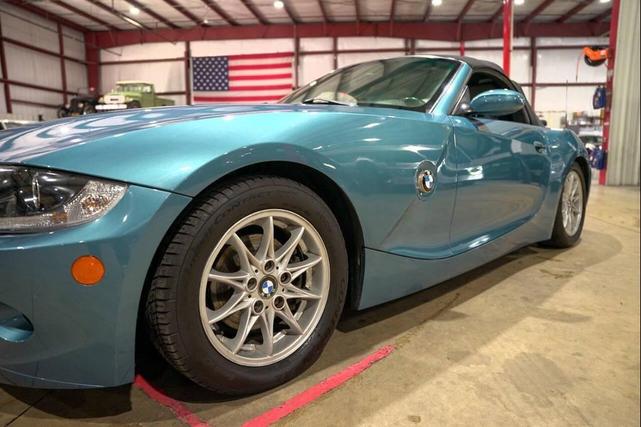 Photo of 2005 Blue BMW Z4