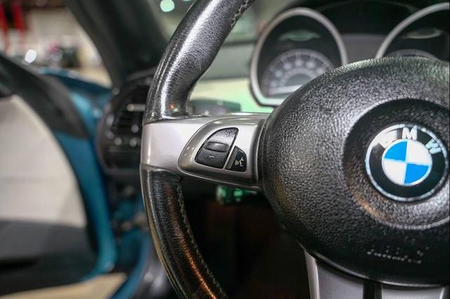 Photo of 2005 Blue BMW Z4