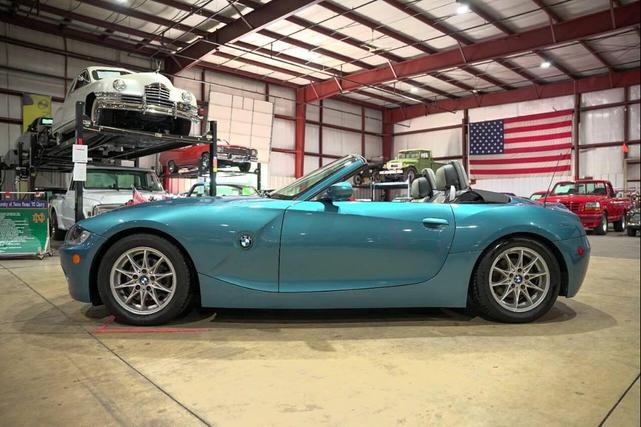 Photo of 2005 Blue BMW Z4