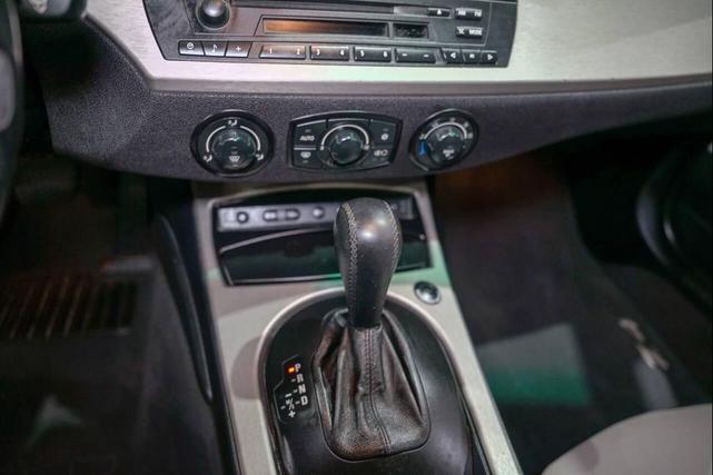 Photo of 2005 Blue BMW Z4