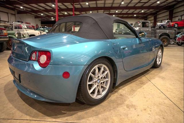Photo of 2005 Blue BMW Z4