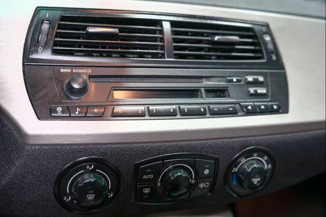 Photo of 2005 Blue BMW Z4