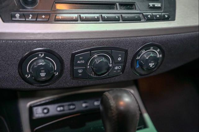 Photo of 2005 Blue BMW Z4