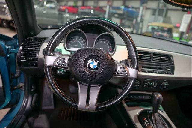 Photo of 2005 Blue BMW Z4