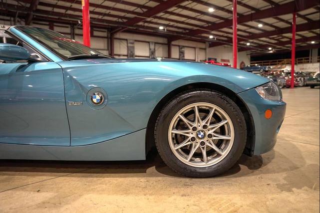 Photo of 2005 Blue BMW Z4