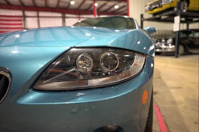Photo of 2005 Blue BMW Z4