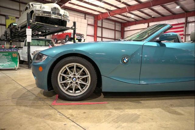 Photo of 2005 Blue BMW Z4