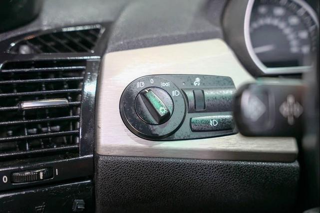 Photo of 2005 Blue BMW Z4