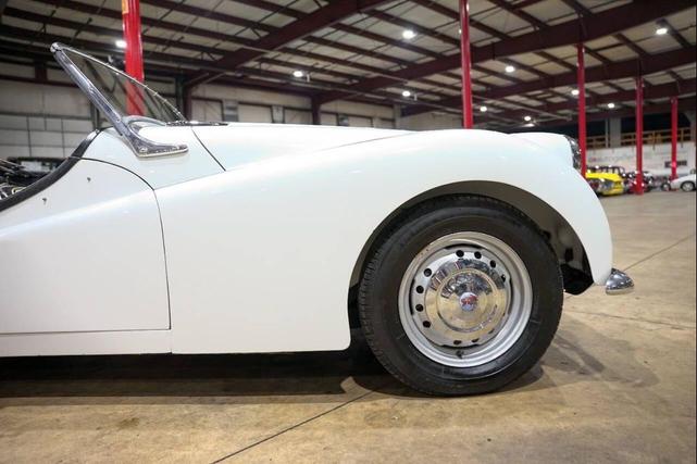 Photo of 1959 White Triumph TR3