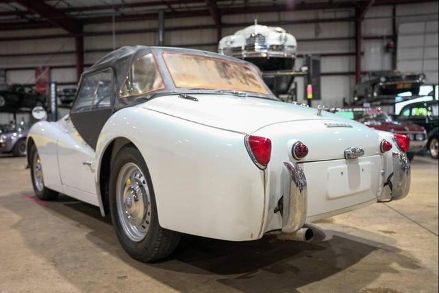 Photo of 1959 White Triumph TR3