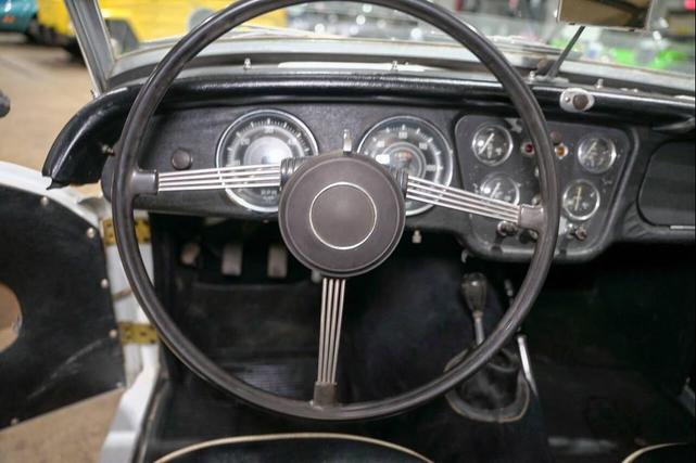 Photo of 1959 White Triumph TR3