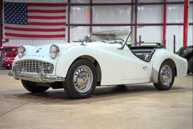 Photo of 1959 White Triumph TR3
