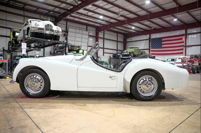 Photo of 1959 White Triumph TR3
