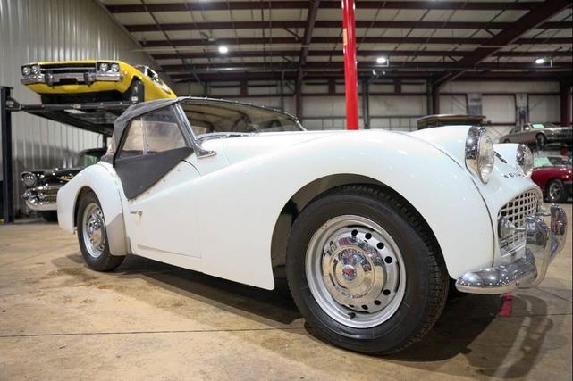 Photo of 1959 White Triumph TR3