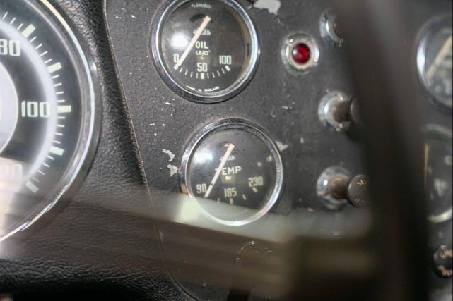 Photo of 1959 White Triumph TR3