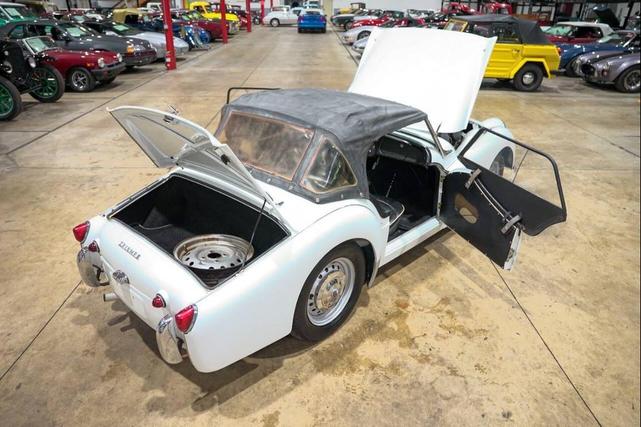 Photo of 1959 White Triumph TR3