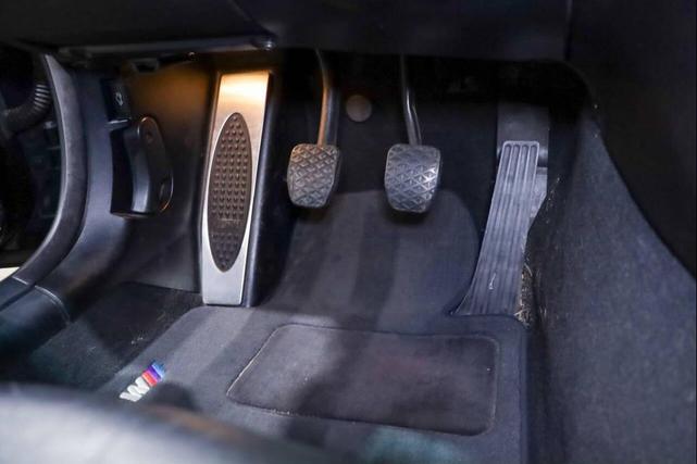 Photo of 2006 Blue BMW M3