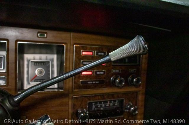 Photo of 1972 Green Lincoln Continental