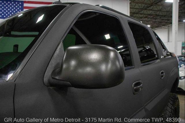 Photo of 2002 Black Cadillac Escalade EXT