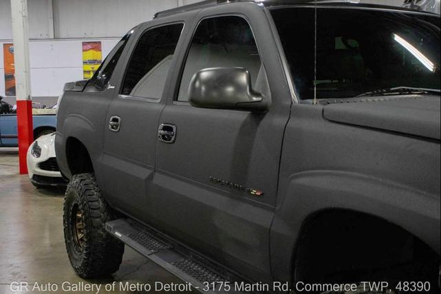 Photo of 2002 Black Cadillac Escalade EXT