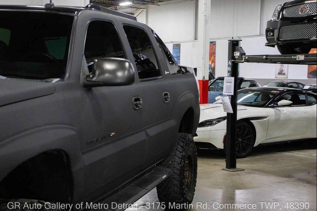 Photo of 2002 Black Cadillac Escalade EXT