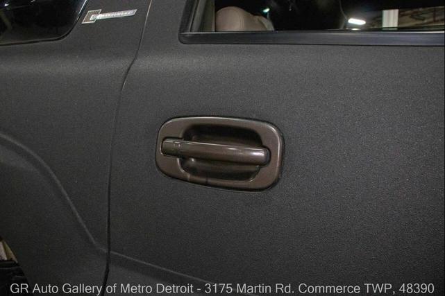 Photo of 2002 Black Cadillac Escalade EXT