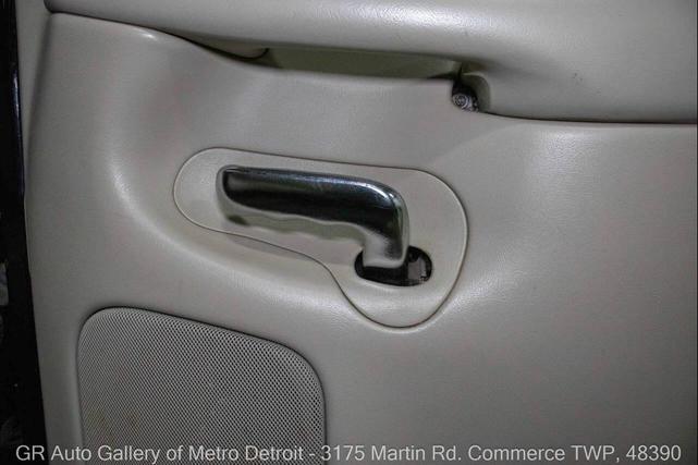 Photo of 2002 Black Cadillac Escalade EXT
