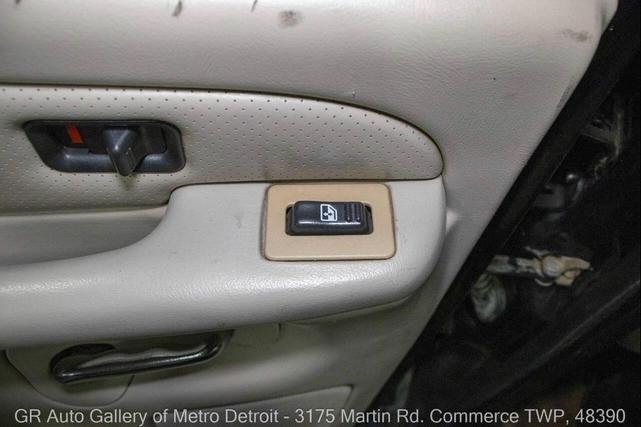 Photo of 2002 Black Cadillac Escalade EXT