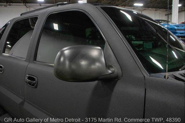 Photo of 2002 Black Cadillac Escalade EXT