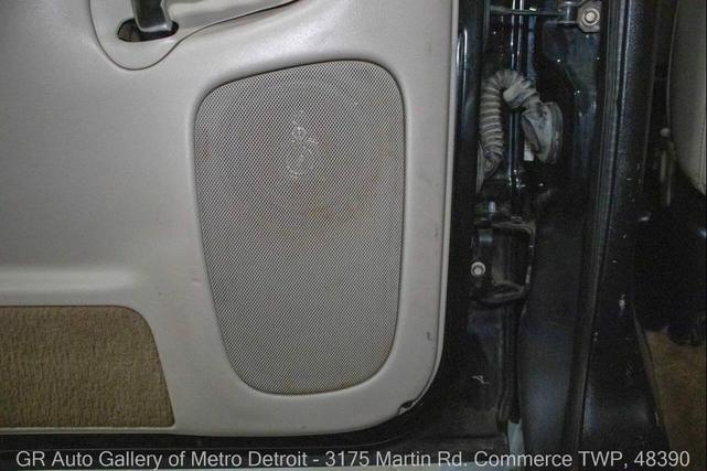 Photo of 2002 Black Cadillac Escalade EXT