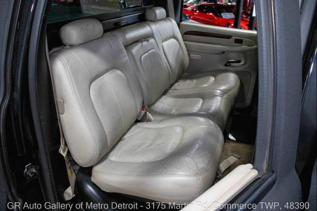 Photo of 2002 Black Cadillac Escalade EXT