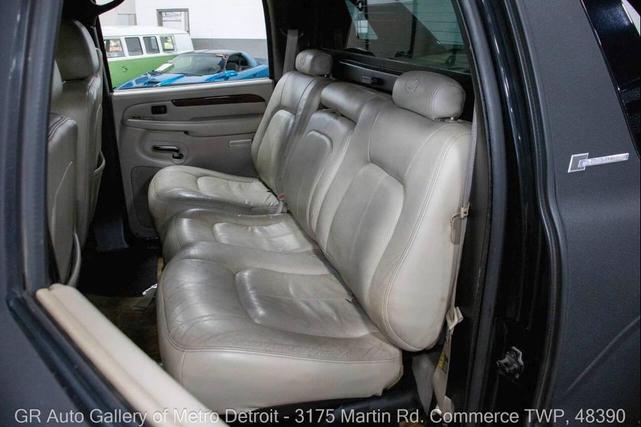 Photo of 2002 Black Cadillac Escalade EXT