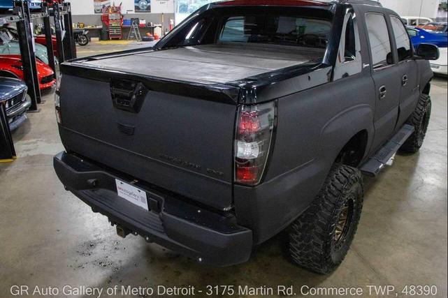Photo of 2002 Black Cadillac Escalade EXT