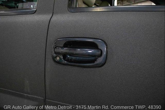 Photo of 2002 Black Cadillac Escalade EXT