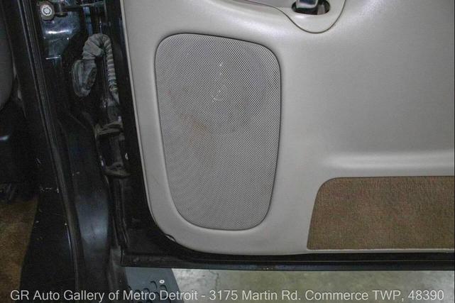 Photo of 2002 Black Cadillac Escalade EXT