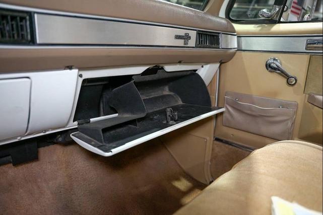 Photo of 1986 White Chevrolet C10/K10