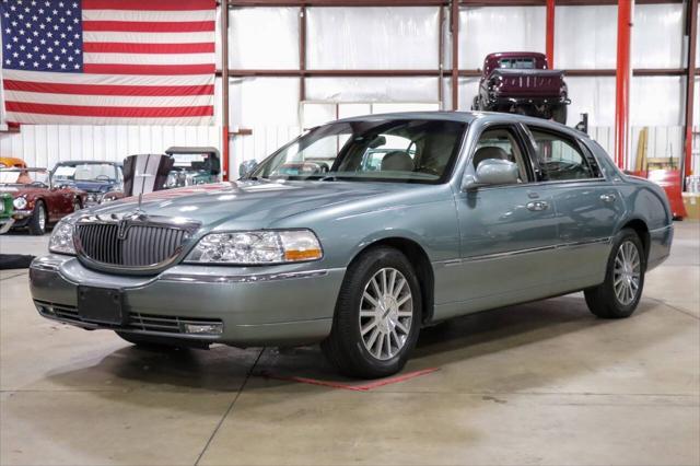 2003 Lincoln Town Car