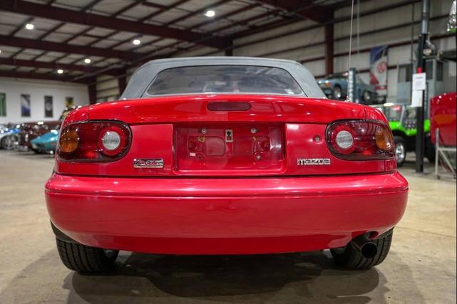 Photo of 1996 Red Mazda MX-5 Miata