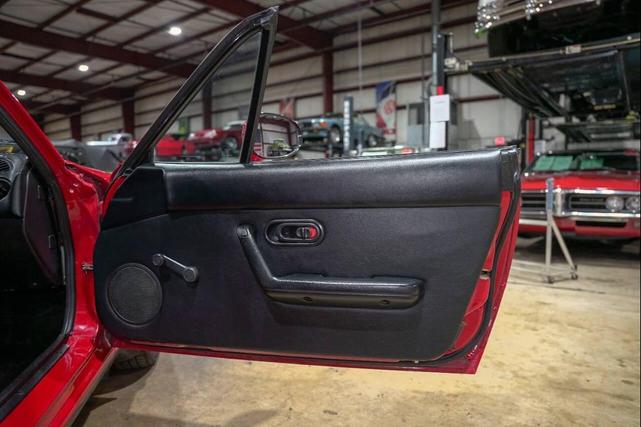 Photo of 1996 Red Mazda MX-5 Miata