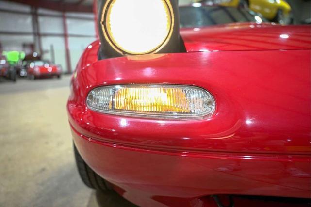 Photo of 1996 Red Mazda MX-5 Miata