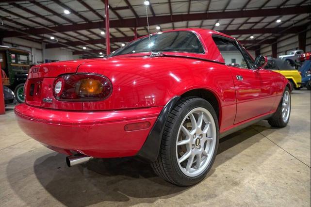 Photo of 1996 Red Mazda MX-5 Miata