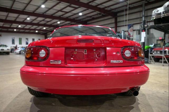 Photo of 1996 Red Mazda MX-5 Miata