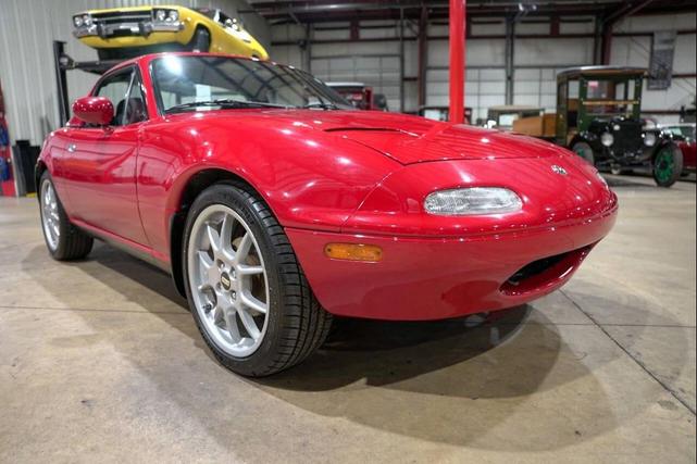Photo of 1996 Red Mazda MX-5 Miata