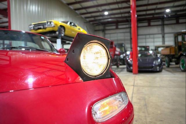 Photo of 1996 Red Mazda MX-5 Miata