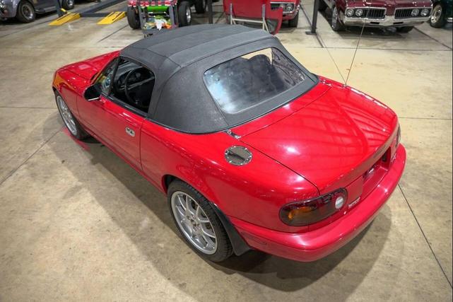 Photo of 1996 Red Mazda MX-5 Miata