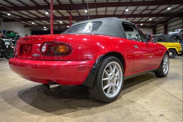 Photo of 1996 Red Mazda MX-5 Miata