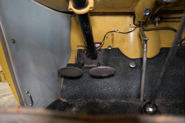 Photo of 1928 Yellow Ford Model A
