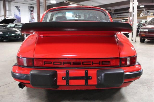 Photo of 1984 Red Porsche 911
