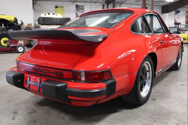 Photo of 1984 Red Porsche 911