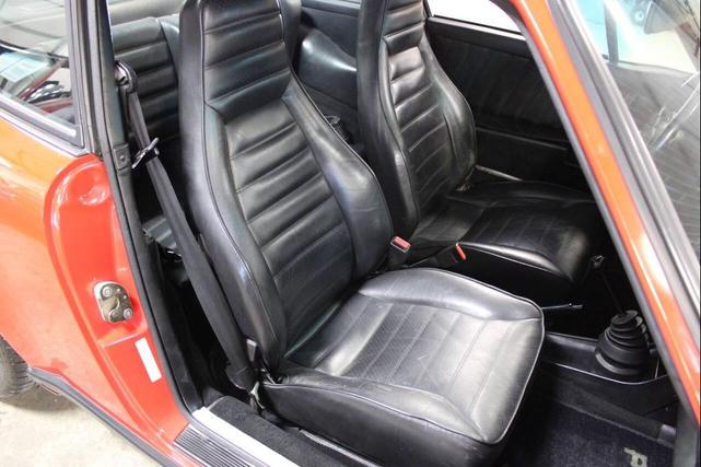 Photo of 1984 Red Porsche 911